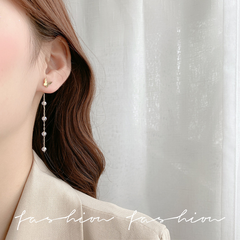The long fringed butterfly earrings with a cool and refreshing feel, featuring a niche design that slimmers the ear studs, exude an exquisite and light luxury vibe, and are fashionable earrings Application Scenario