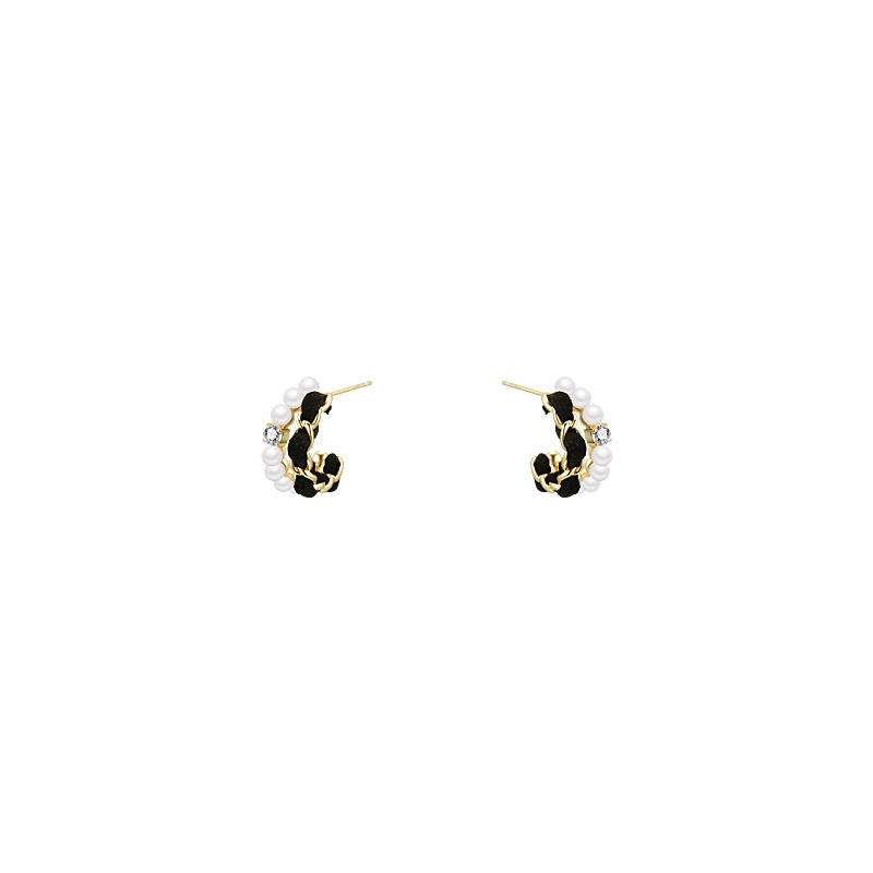 Black velvet earrings with a trendy vibe for women, 2025 new ins retro chanel-style stud earrings S925 silver needle earrings Item Picture