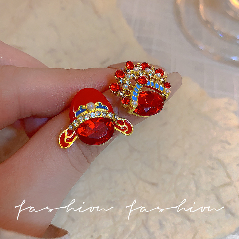 Wholesale of red flower actress and young actor ear studs, new Chinese-style cheongsam, Peking Opera mask earrings, high-end and festive pearl earrings full figure