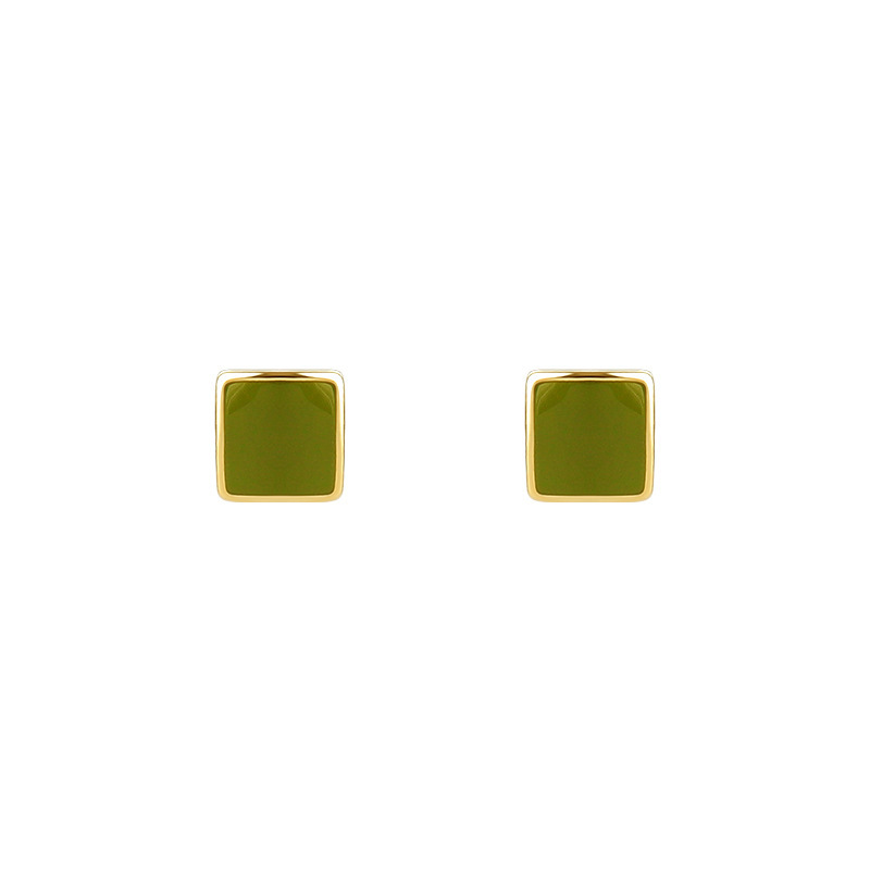 Avocado green stud earrings exude a feminine charm, with a niche design and a simple yet compact style. This is the new trend of the year Item Picture