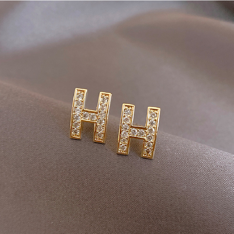 Full diamond H letter ins925 silver niche design, new trendy and high-end fashion stud earrings, a popular Internet celebrity full figure