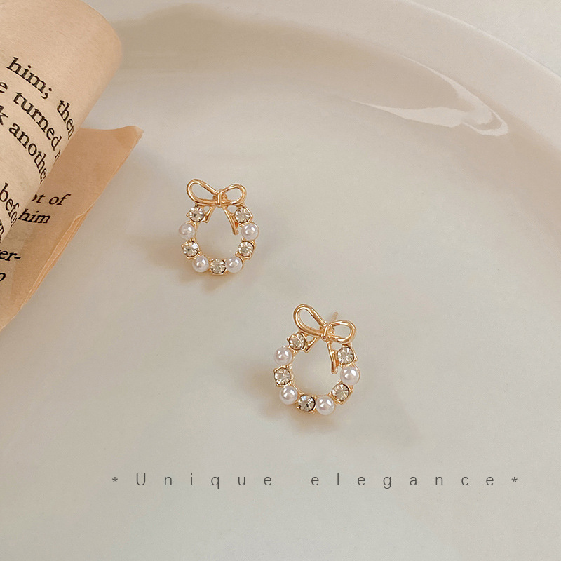Korean Internet celebrity style, small bow stud earrings, female design sense, diamond-encrusted circle earrings S925 silver needle earrings full figure