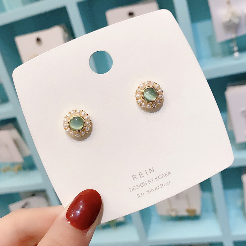 S925 Silver Needle Korean Baroque pearl retro Stud earrings for women, fashionable cat's eye stone circle earrings, popular earrings for women full figure