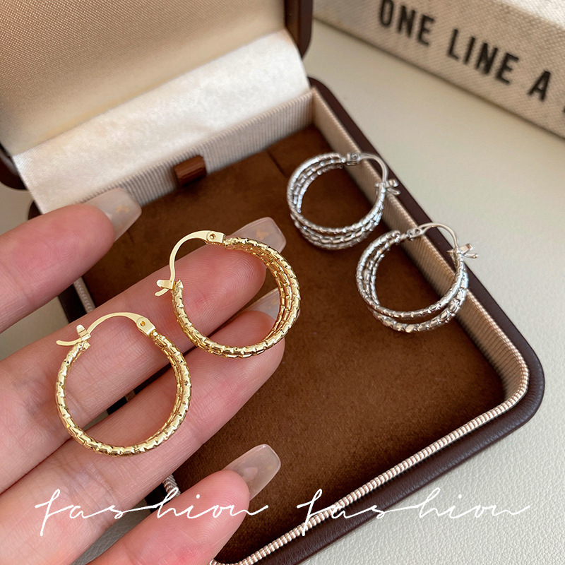 Silver three-layer twisted ear loops for women 2025 cross-border new style personalized and trendy earrings, European and American simple and cold style ear buckles full figure