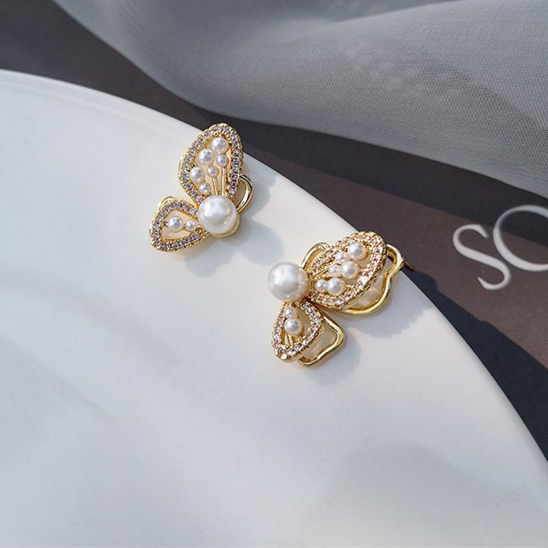 S925 Silver Needle French pearl Stud women's Niche light Luxury retro earrings Butterfly Diamond Stud women's earrings wholesale full figure