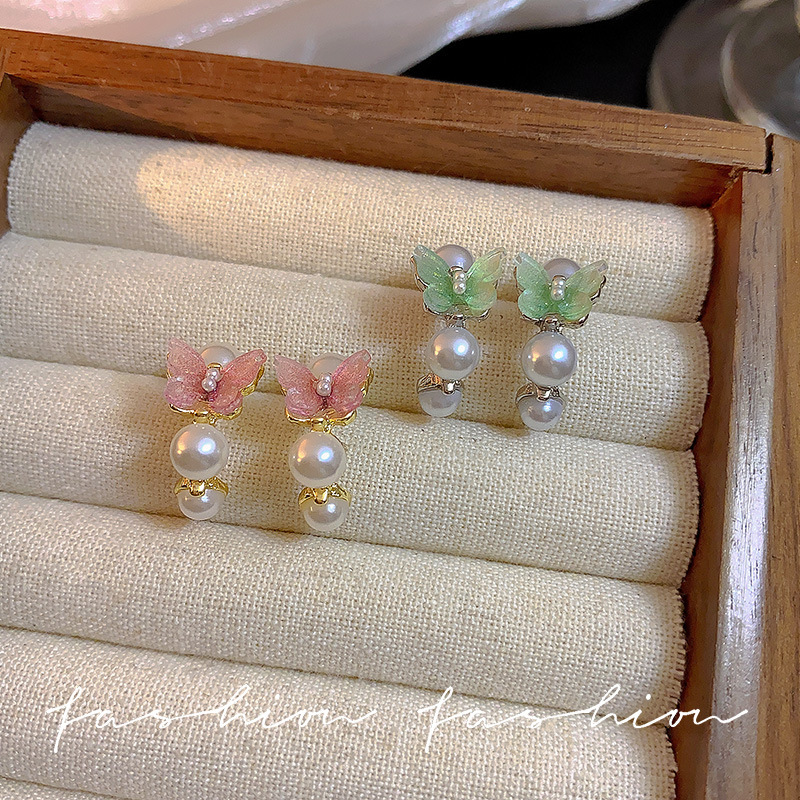 Mint green butterfly pearl stud earrings for women, sweet and elegant forest-style earrings, delicate and individual earrings, silver needles Specification drawing