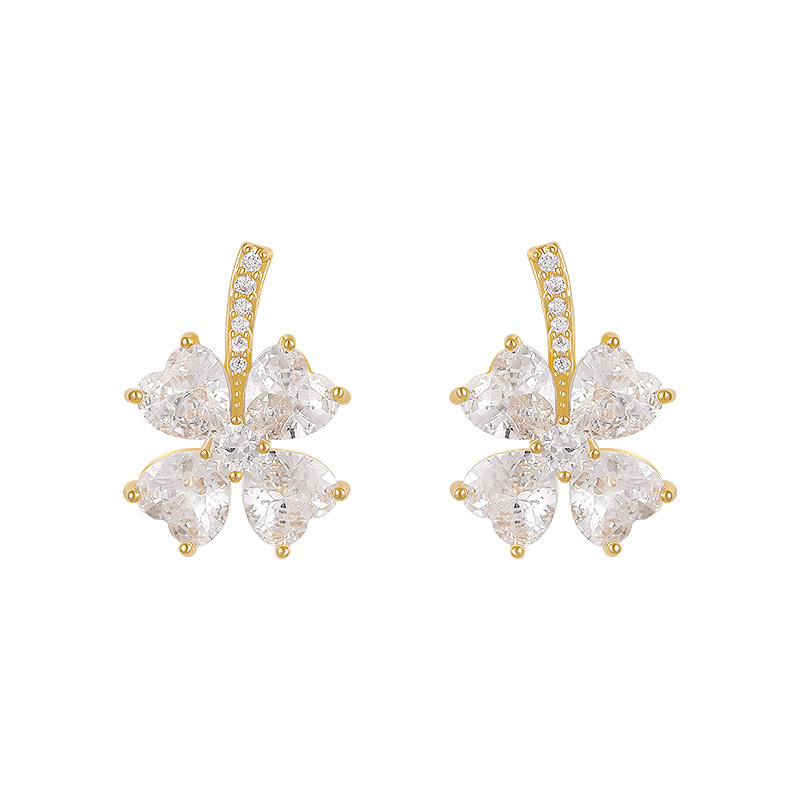 Exquisite and light luxury clover earrings, women's niche design stud earrings, 2022 new trendy and high-end earrings Item Picture