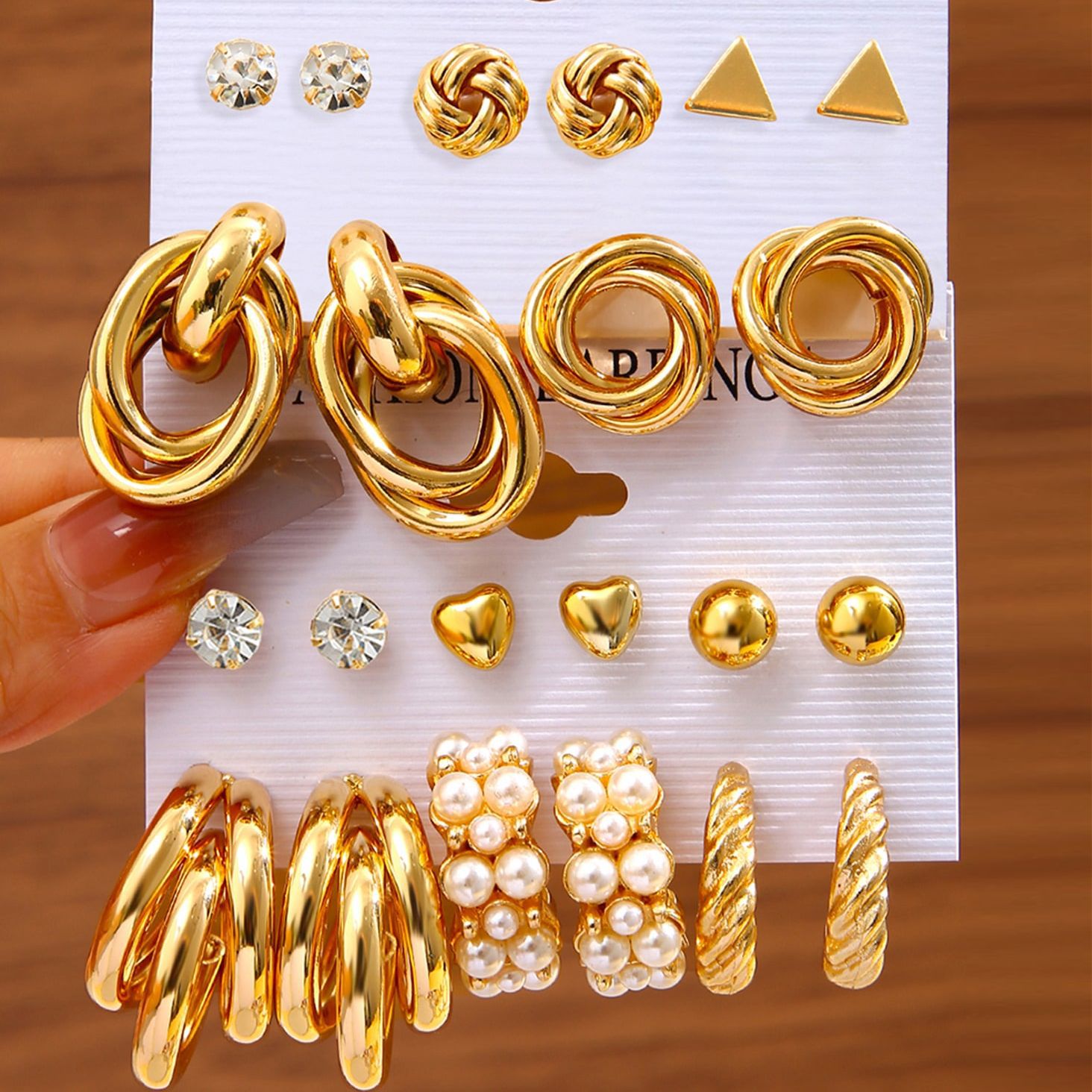A cross-border bestseller, 11-piece set of high-end three-tube imitation pearl earrings with a European and American style for women's earrings in autumn and winter full figure