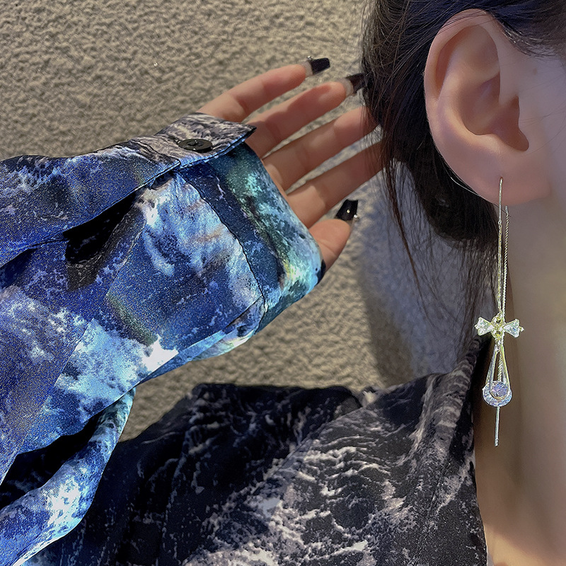 S925 Silver Needle elegant tassel earrings, high-end and simple, slimming face, versatile earrings, new Korean style trendy earrings wholesale details Picture