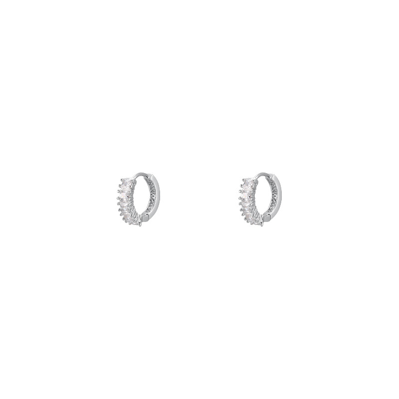 There's no need to take off zircon ear rings when sleeping. This is a trendy and niche design for women on Instagram, with a high-end and cold style. It's a pair of earrings, ear buckles and earrings Item Picture