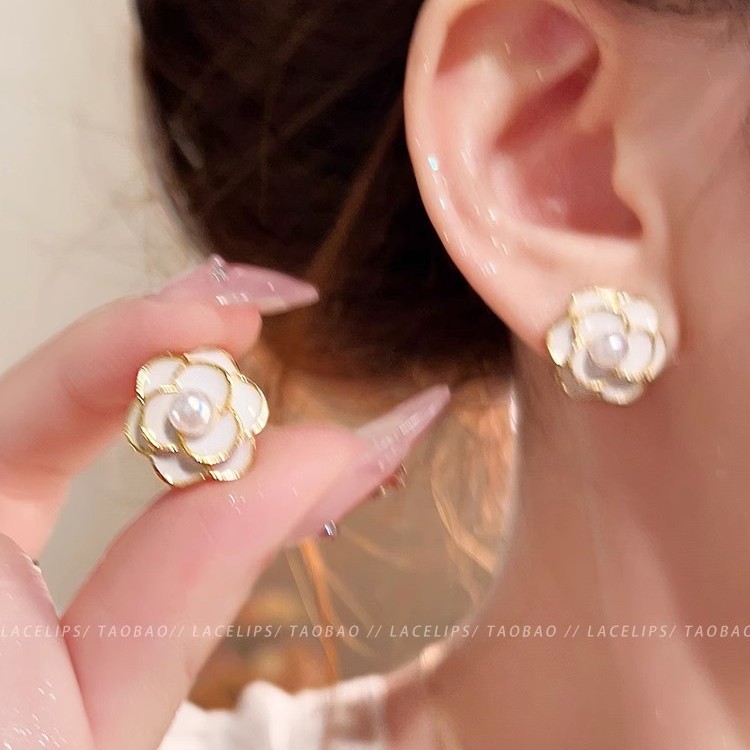 French retro camellia pearl stud earrings for women 2025 new bestsellers, high-end and light luxury style earrings and earrings details Picture