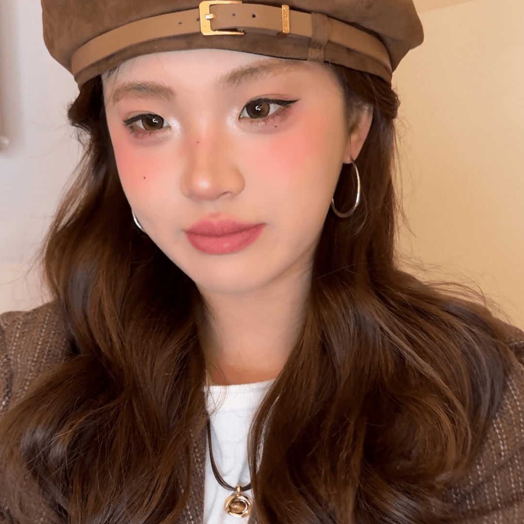Korean-style simple and versatile oval teardrop earrings, fashionable and elegant for women, high-end ear studs, and unique and cold style earrings details Picture