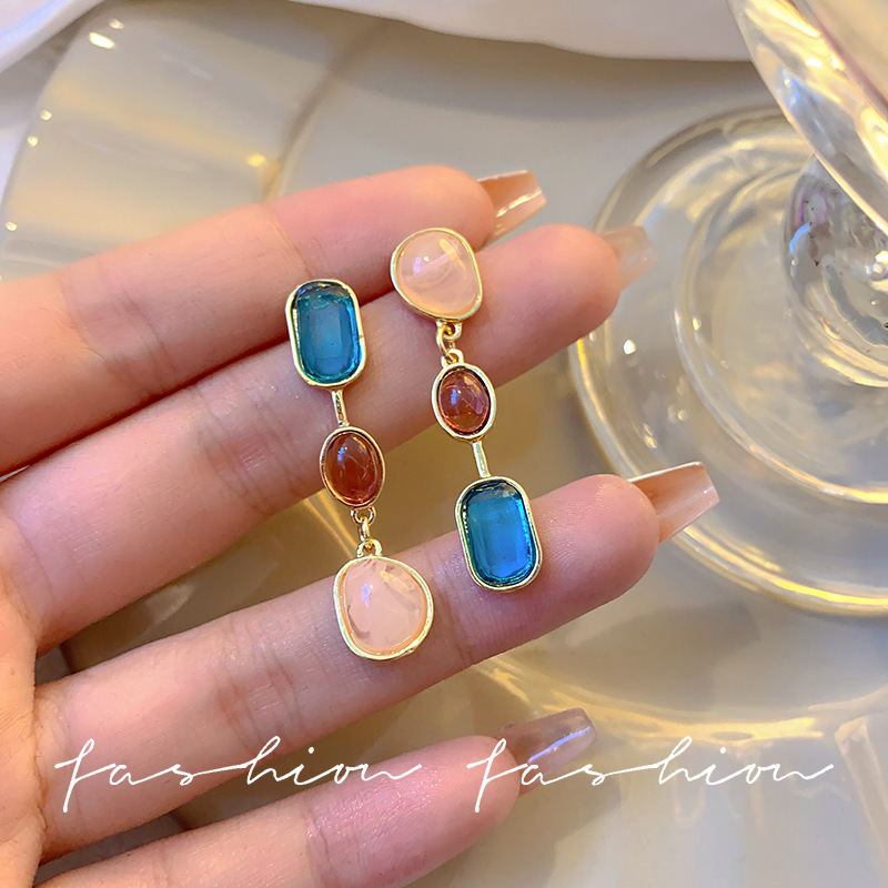 Asymmetrical colored gemstone earrings, vintage silver needle contrasting color stud earrings, niche design sense, high-end and unique tassel earrings Application Scenario