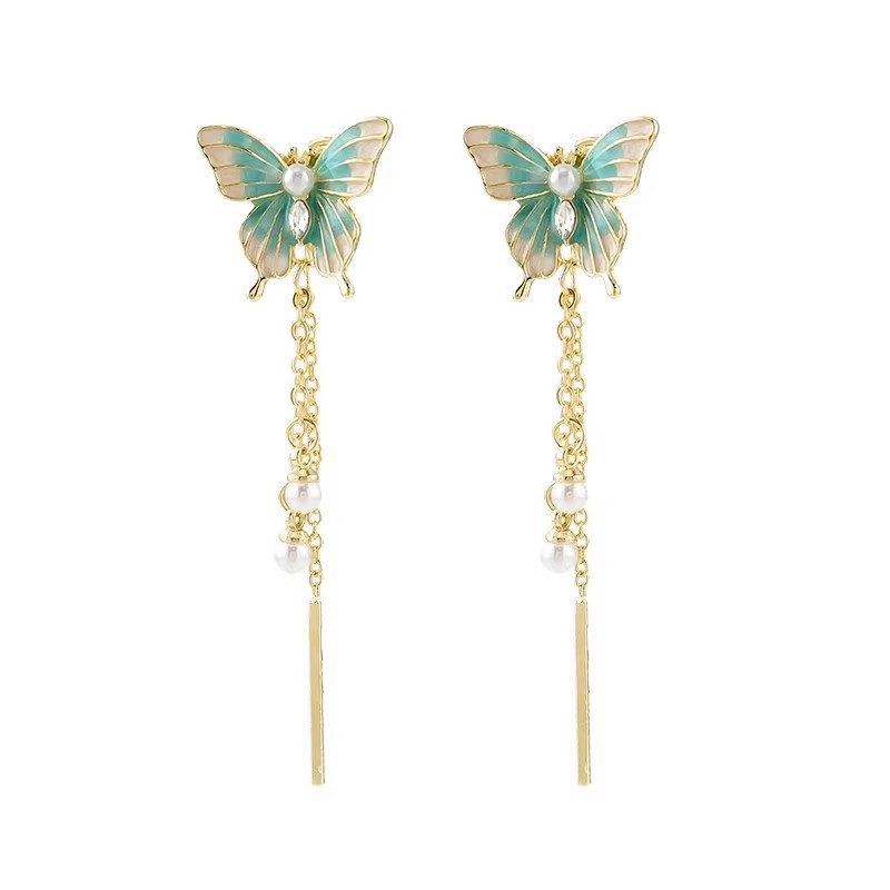 This spring and summer bestseller features a fresh and long tassel earring that exudes a sweet and feminine charm. The green butterfly stud earrings come in two pairs Item Picture