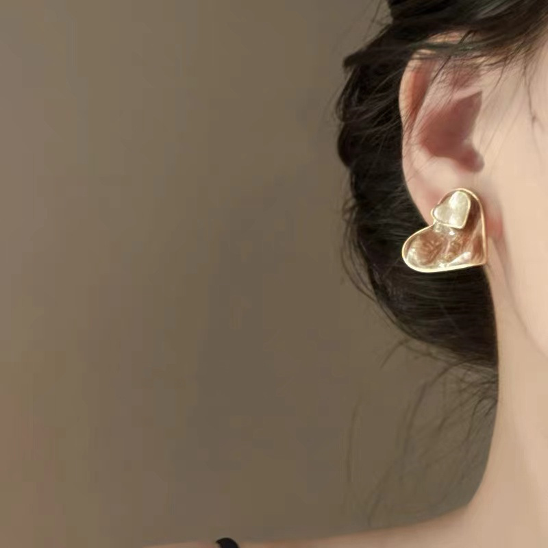 Secretly fascinated ~ Two pairs of French retro glazed heart-shaped earrings, with a light luxury and high-end feel, a niche design and a Hong Kong style charm Specification drawing