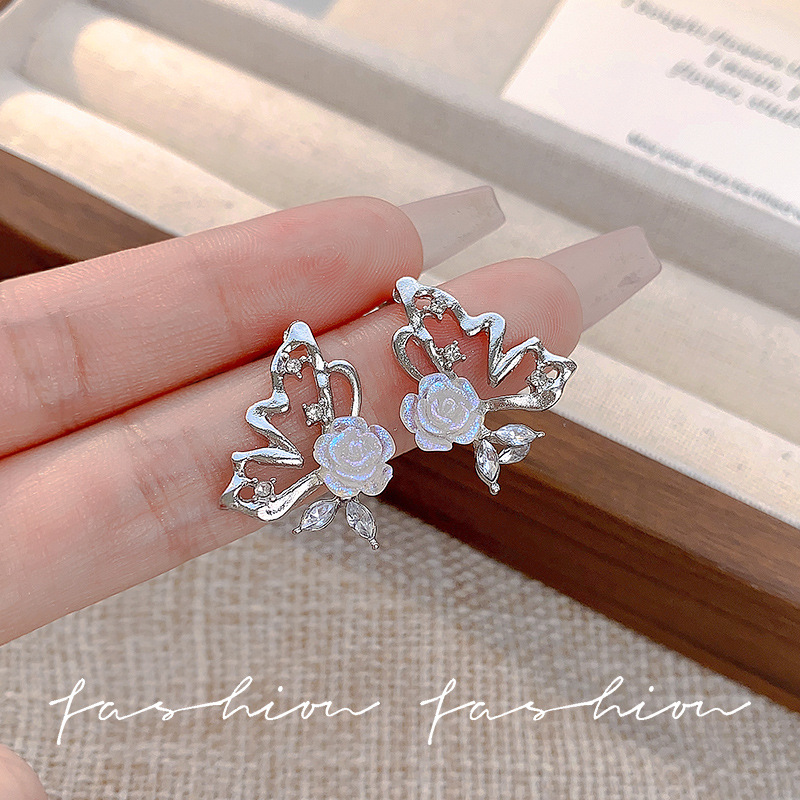 Butterfly Love Flower Rose Butterfly Stud Earrings, a new and unique Korean-style high-end earring for women, with a niche design and personalized earrings details Picture