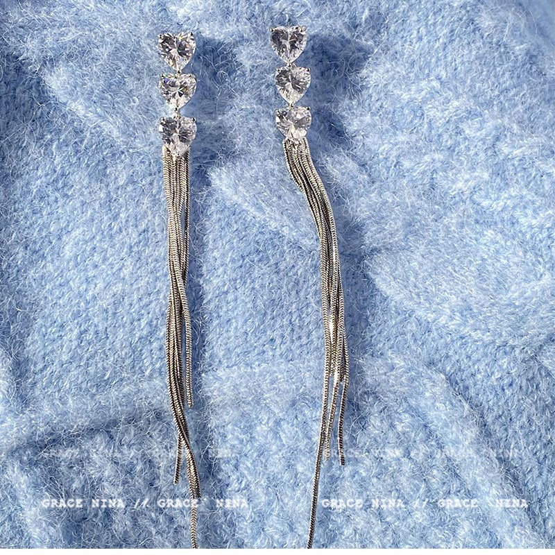 Zircon heart-shaped tassel earrings 2024 New bestseller, unique stud earrings, women's light luxury, niche and high-end earrings wholesale Application Scenario