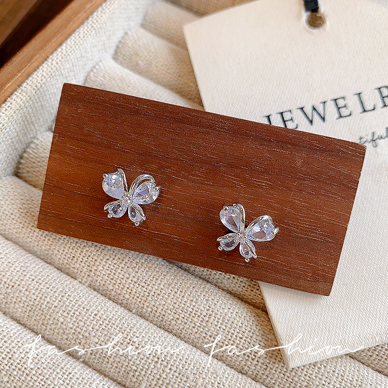 Summer zirconium ice crystal butterfly stud earrings for women, light luxury and high-end exquisite earrings, niche design, unique style and charm Application Scenario