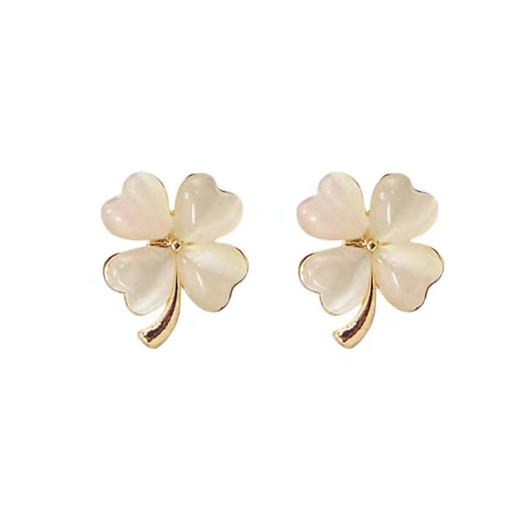 S925 Silver Needle Korean new cat's eye stone four-leaf Clover simple, fresh, fashionable and elegant stud earrings for women Item Picture