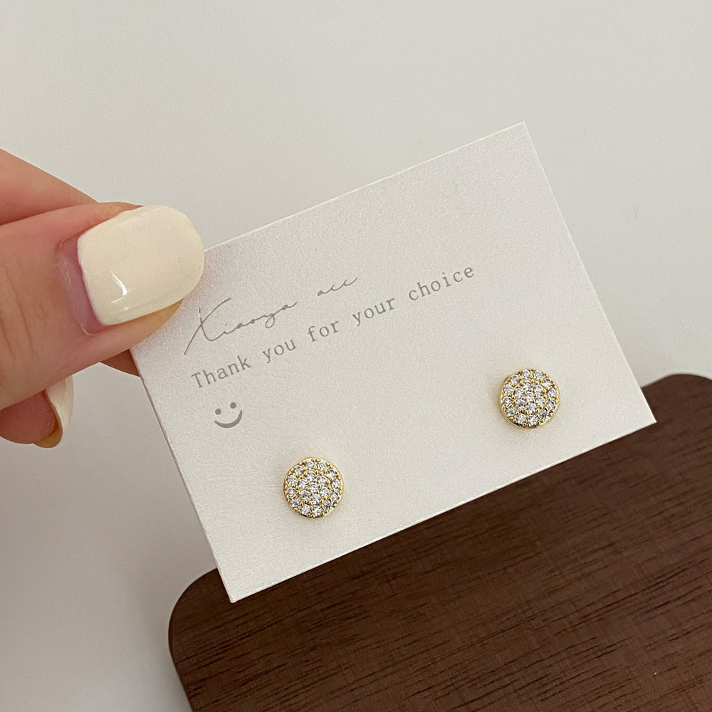 Korean-style fashionable, super shiny, full-diamond ear studs, small and versatile, starry sky ear bone studs, high-end design sense, exquisite earrings Application Scenario