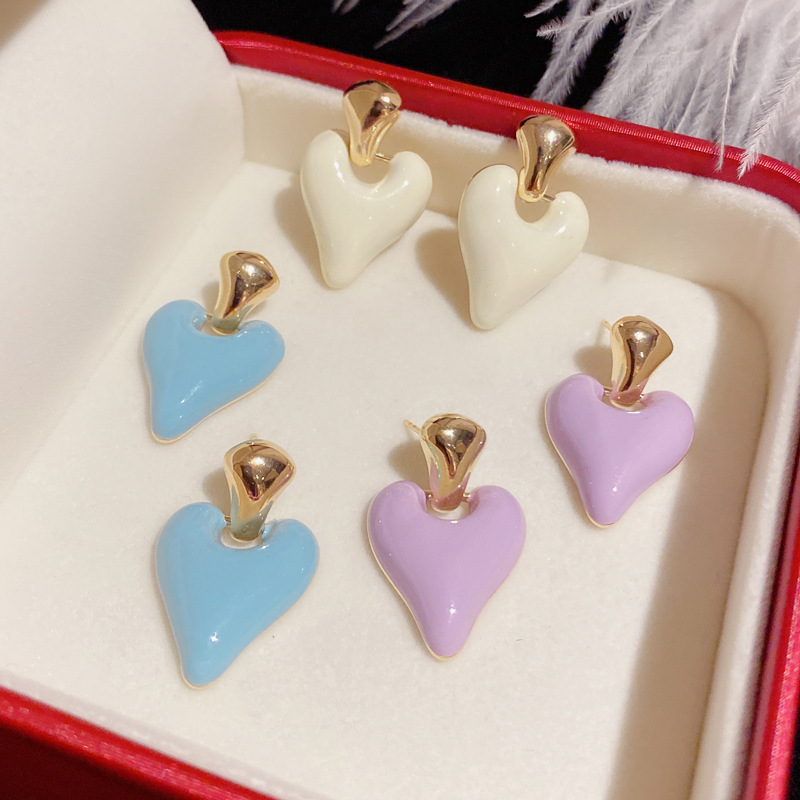 S925 Silver Needle Japanese, Korean and French retro fashion simple glazed heart-shaped stud earrings for women, a niche and light luxury design full figure