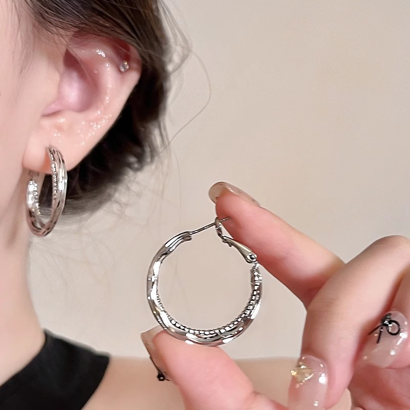 Korean classic large plain ring earrings, women's light luxury, fashionable and high-end feel, niche design, unique style, earrings Specification drawing