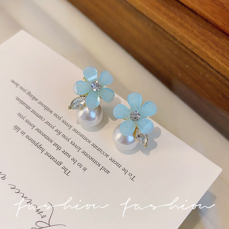 s925 Silver Needle ice-transparent blue flower pearl stud earrings, elegant and light luxury earrings, fashionable and high-end earrings for women, trendy Application Scenario