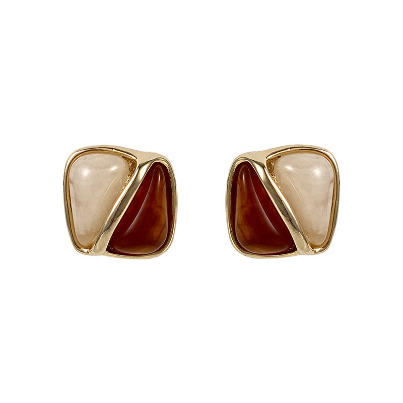 Retro earrings, stud earrings, women's 2023 bestsellers, stylish, light luxury, niche design, elegant and high-end earrings and earrings Item Picture