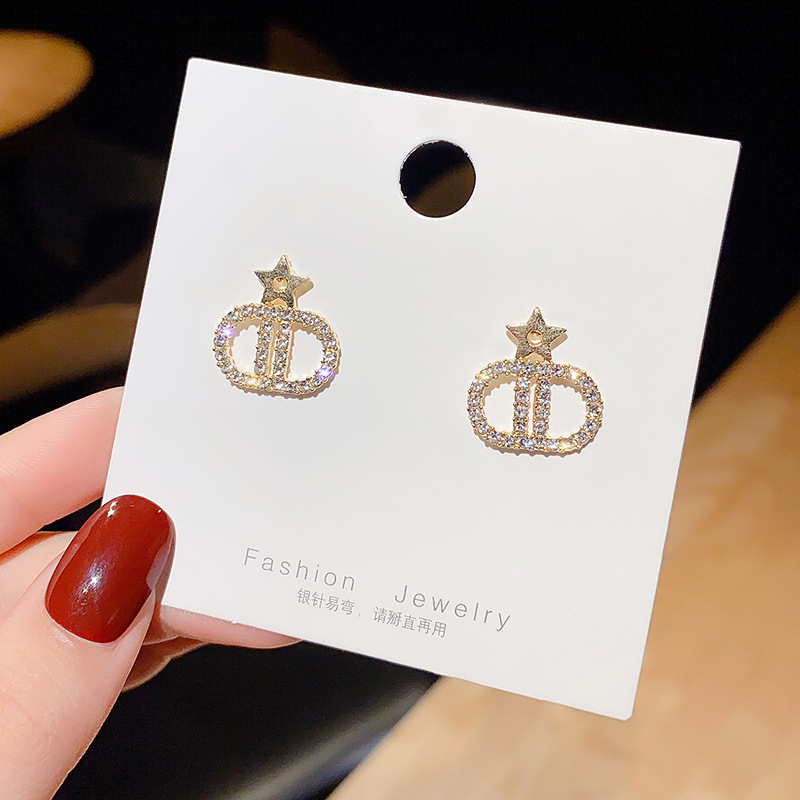 S925 Silver Needle Korean version Stud earrings, Women's five-pointed star bright diamond Super Sparkling earrings, Women's letter D simple short style elegant earrings Specification drawing