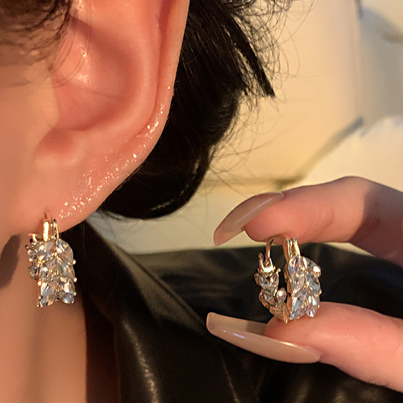 S925 Silver Needle wheat ear Earrings, women's simple and niche ear buckles, high-end and fashionable ring ear studs, wholesale of earrings full figure