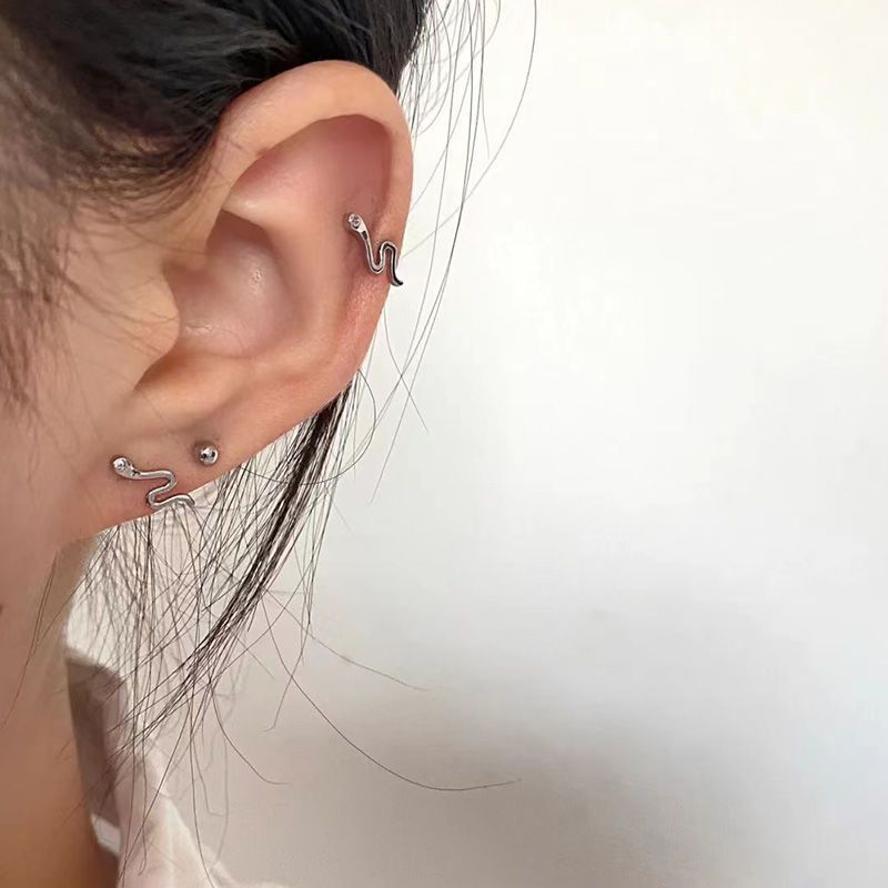 Mini and cute snake zircon stud earrings for girls, no need to remove for sleeping, simple and versatile ear piercing earrings, elegant and stylish earrings Specification drawing