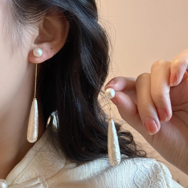 Retro and elegant new fashion silver needle earrings, tassel dress, cotton beads, long earrings, light luxury pearl stud earrings Application Scenario
