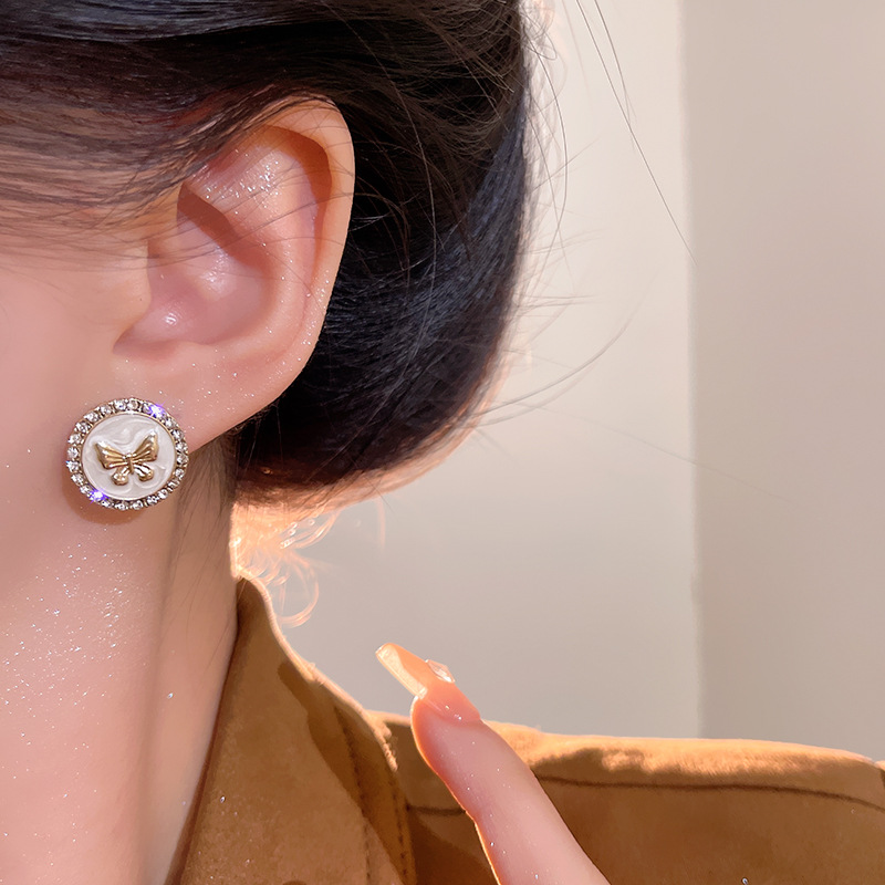 925 Silver Needle butterfly Stud Earrings for women, a niche design sense high-end earring, a French retro ear accessory for elegant socialite Application Scenario