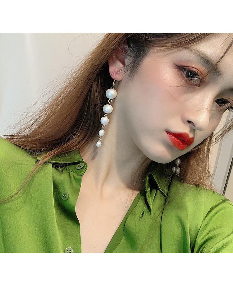 Long, elegant and high-end earrings for women, 2019 new trendy French trendy, niche, elegant and slimming earrings full figure