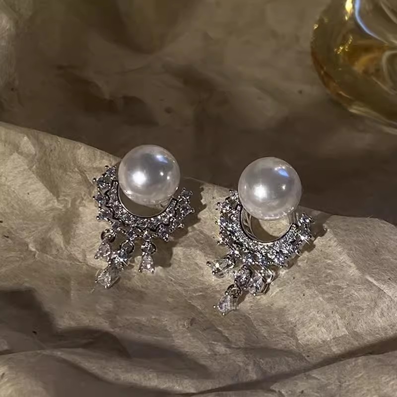 925 Silver needle pearl diamond-encrusted tassel earrings, women's fashionable and light luxury style stud earrings, French niche design sense earrings Specification drawing