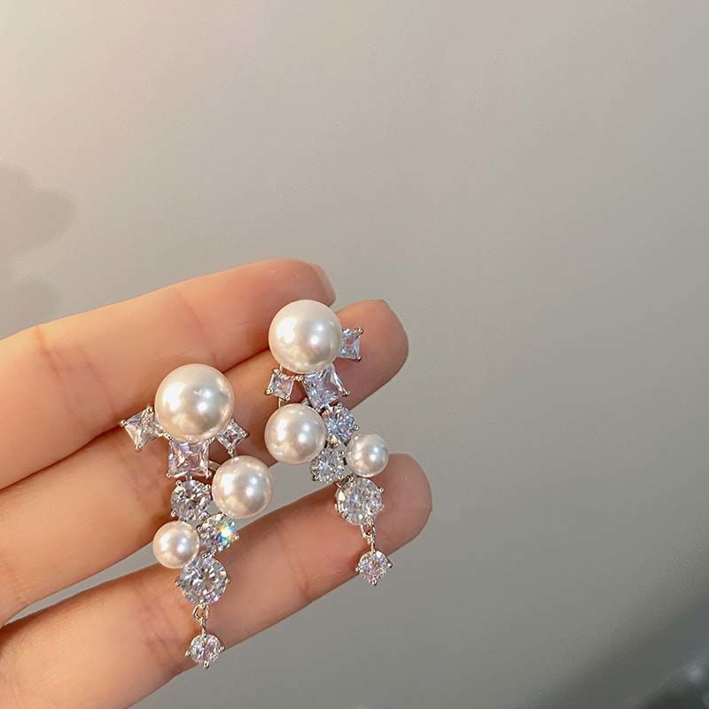S925 Silver needle Korean-style geometric pearl earrings for women, with a light luxury and high-end feel, a cold style hip-hop earring, trendy and exquisite full figure