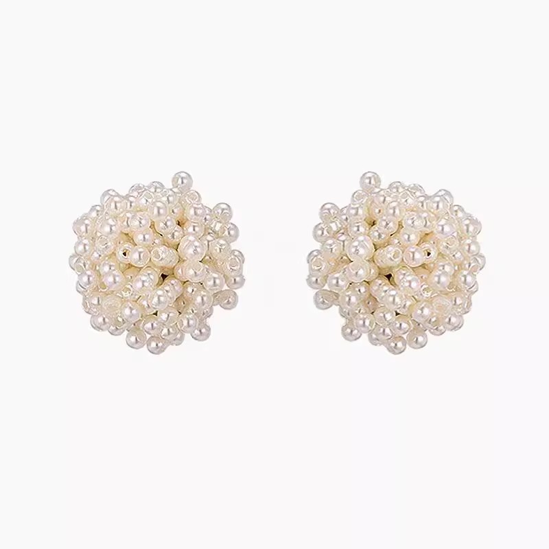 French high-end pearl flower earrings, women's light luxury and niche design stud earrings, high-end fashionable and elegant earrings Item Picture