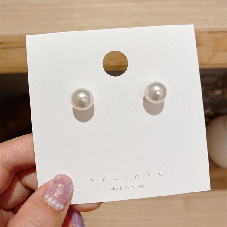 Korean exquisite pearl stud earrings, simple and compact mini basic ear-nourishing earrings, pendants and earrings full figure