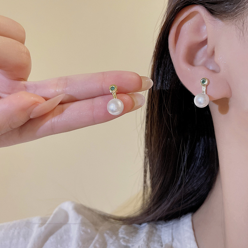 s925 Silver needle Korean new style simple and versatile pearl earrings, women's ins trendy, individual and elegant stud earrings wholesale details Picture