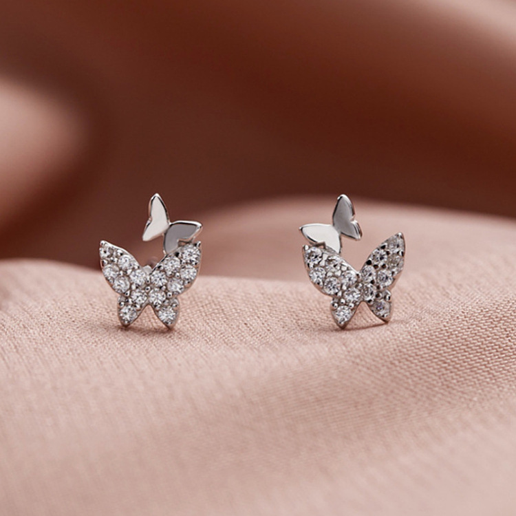 S925 silver needle stud earrings, Dongdaemun, South Korea, water diamond dynamic butterfly earrings, female Internet celebrity, super ethereal and fashionable earrings full figure