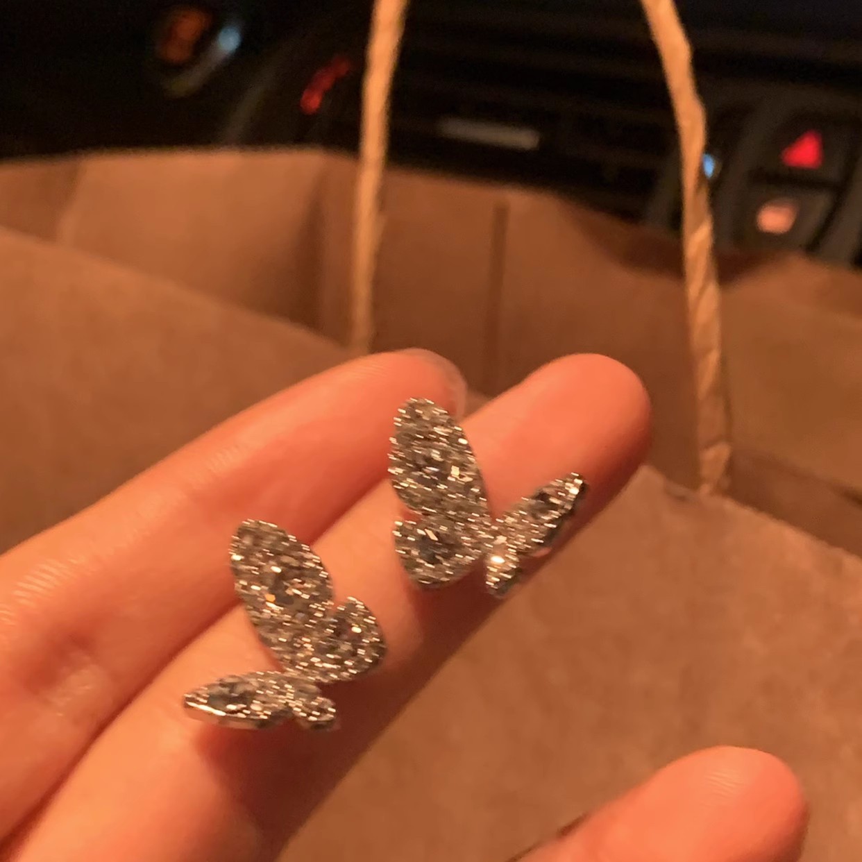 Super sparkling full diamond butterfly stud earrings for women, fashionable and elegant lady earrings, niche design sense, high-end and cool style earrings Application Scenario