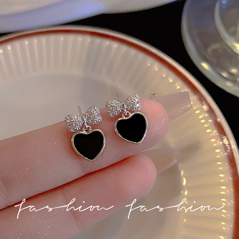S925 Silver needle Korean retro Hong Kong-style sparkling diamond bow earrings Black heart Sweet and cool ins style stud earrings Application Scenario