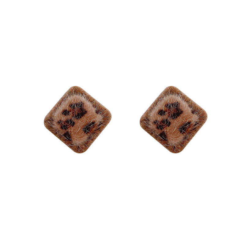 French retro square leopard print fashionable stud earrings for women, light luxury and versatile earrings, niche design, high-end sense earrings Item Picture