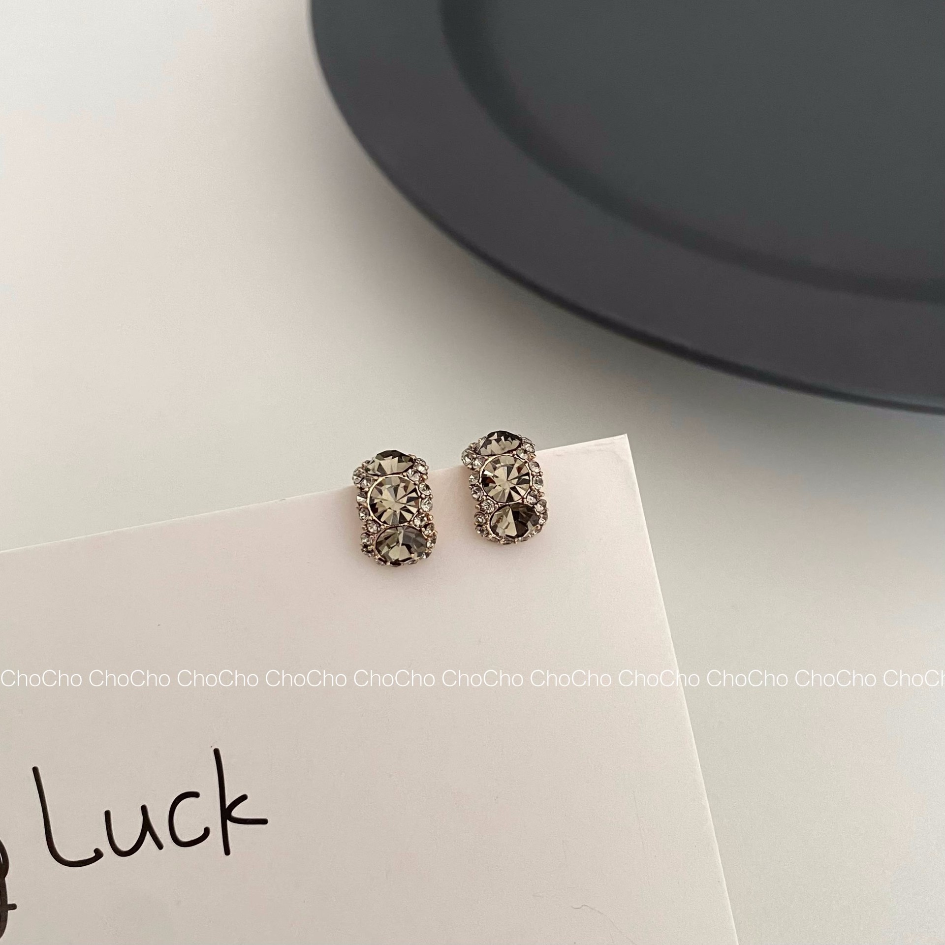 Black zircon stud earrings for women, light luxury, exquisite and high-end, retro and simple style earrings, 2025 new C-shaped earrings Application Scenario