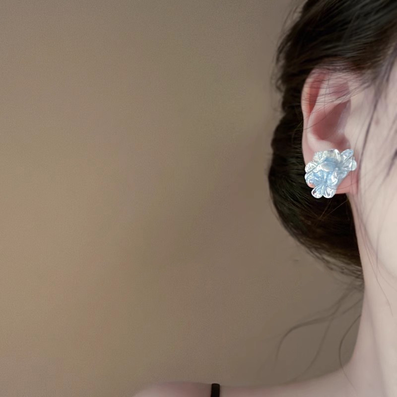 Early spring clear blue flower earrings, women's niche design, high-end earrings, super fairy-like and versatile stud earrings, 2025 new style Application Scenario