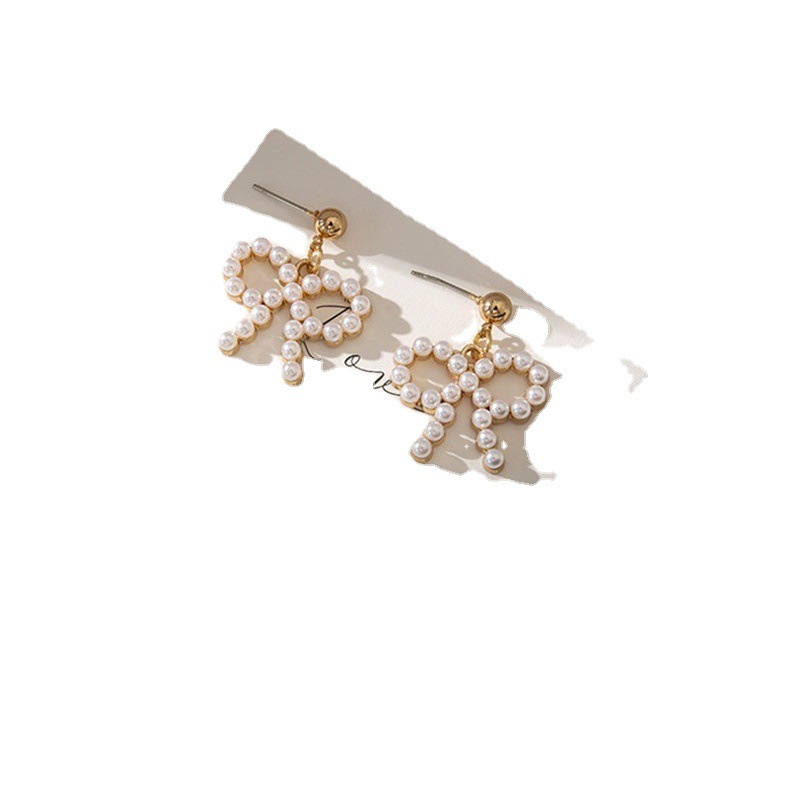 Trendy new Korean-style pearl butterfly pearl individual simple and elegant steel needle gold stud earrings for women Item Picture