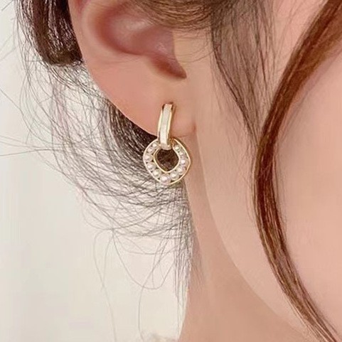 S925 Silver needle Korean version Dongdaemun style simple and elegant pearl geometric ring earrings, trendy and sweet style stud earrings details Picture