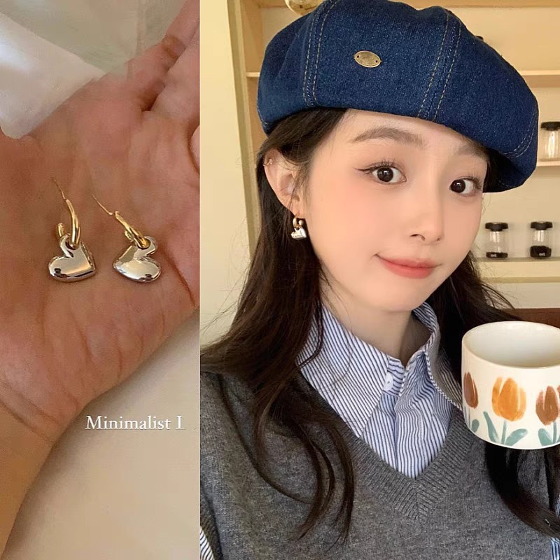 Simple and fashionable gold and silver color contrast detachable heart-shaped earrings for women, a niche high-end look, a cold style, versatile stud earrings full figure