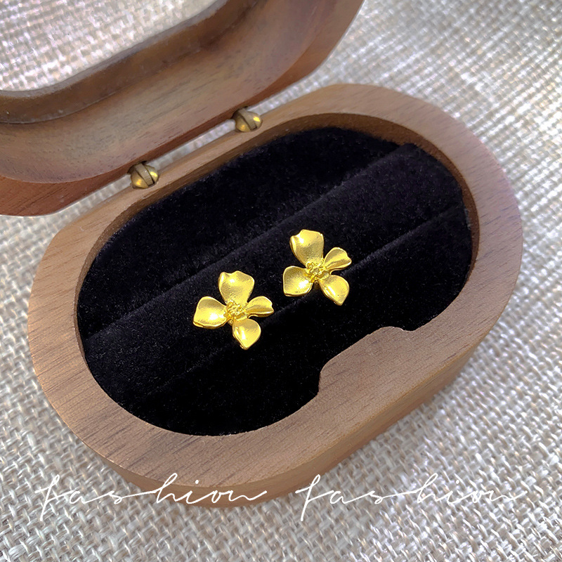 S925 Silver Needle Osmanthus Stud Earrings for Women, a niche design with a high-end feel, simple and compact, French style earrings Specification drawing