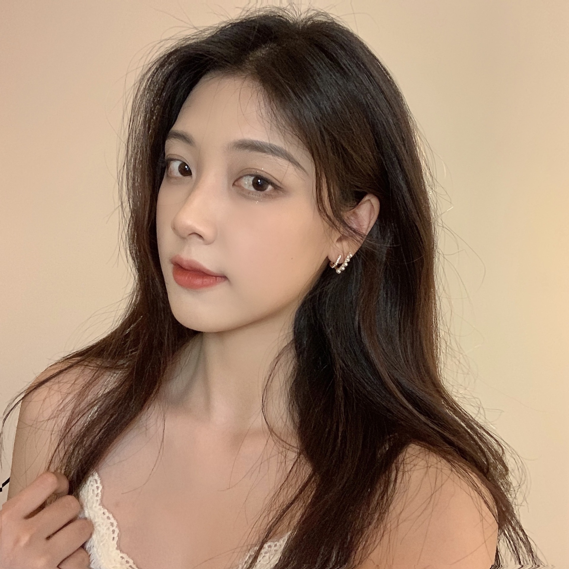 S925 Silver Needle Korean new early Spring simple and niche style pearl earrings, women's sparkling diamond pearl stud earrings details Picture